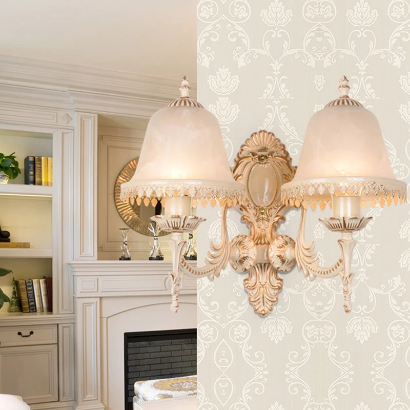 1/2 Lights Bell Sconce Lamp Klassiek Beige Frosted Glass Wandgemonteerd lichtarmatuur voor woonkamer Clearhalo