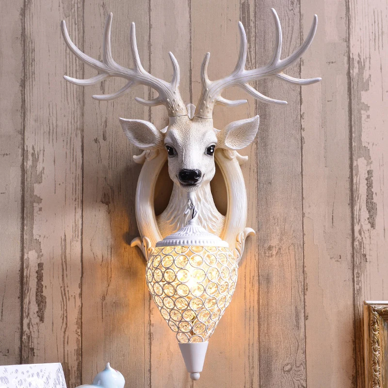 Lodge Deer Head wandlamp, 1 lamp, wandkandelaar van hars met traanvormige kristallen kap Clearhalo