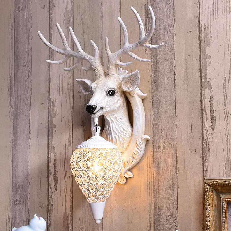 Lodge Deer Head wandlamp, 1 lamp, wandkandelaar van hars met traanvormige kristallen kap Clearhalo