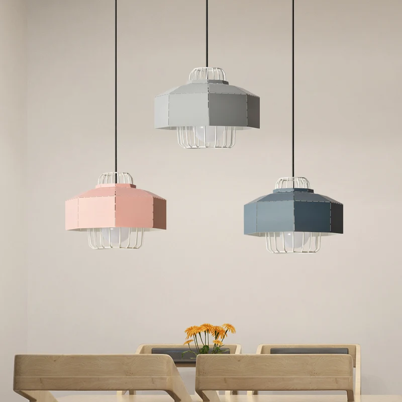 Macaron gefacetteerde schuurvormige druppelhanger ijzer 3 hoofden woonkamer multi-hanglamp met zwarte ronde/lineaire luife...