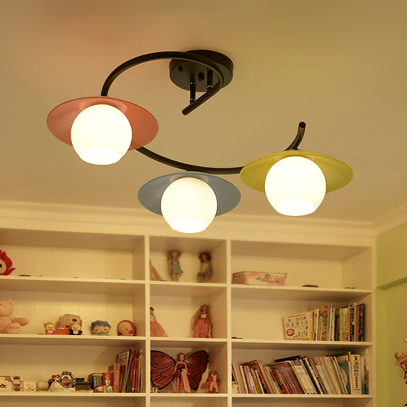 Macaron wervelijzer, semi-inbouw, 3 lampen, plafondverlichting zwart met koepelvormige glazen kap en gekleurde schoteldop...