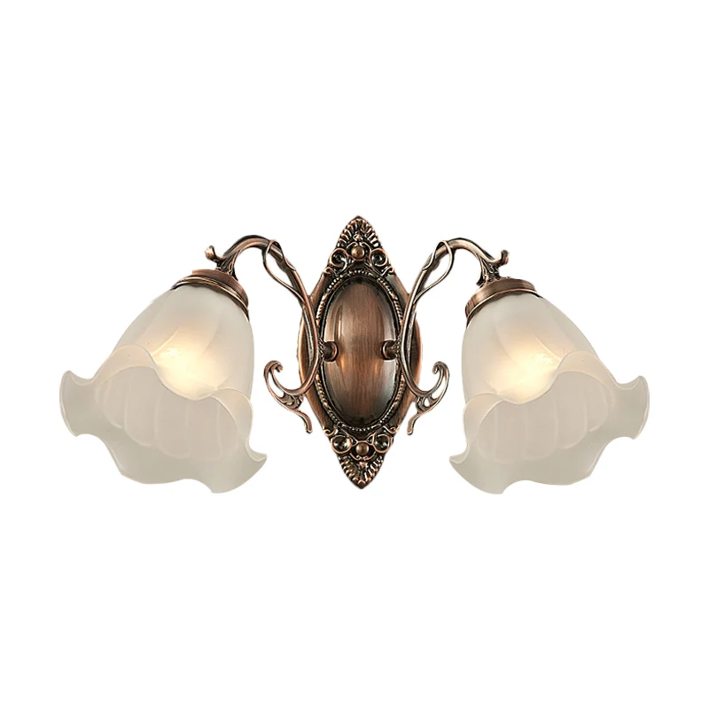 Mat wit glas met ruches, traditionele wandmontagelamp met 1/2 kop brons/koper Clearhalo