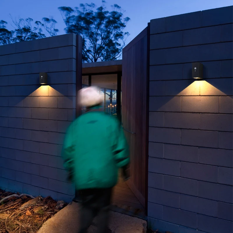 Matzwart blok zonne-wandlamp Eenvoudige aluminium LED-wandlamp schans voor voordeur Clearhalo