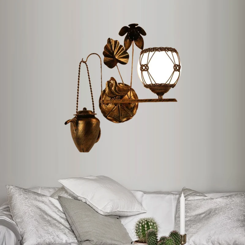 Melkachtig glas antiek messing schanslamp Orb 1-lichts landelijke stijl wandmontage verlichting voor eetkamer Clearhalo