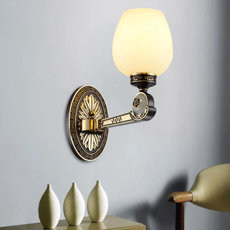 Melkachtig glas snijwerk ovale schans vintage 1 licht woonkamer wandverlichting armatuur zwart en goud Clearhalo