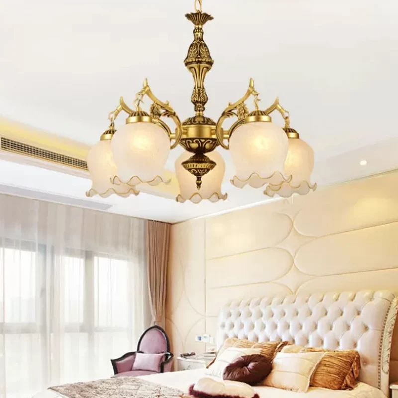 Melkachtig glazen bronzen hanglamp met halfbloeiende bloem, traditionele kroonluchter met 5 lampen Clearhalo