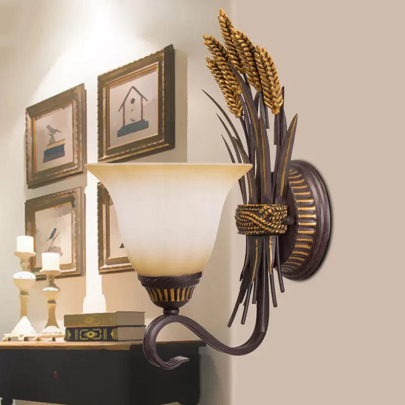 Melkglas Messing Schanslamp Uitlopende 1 Kop Traditionalisme Wandmontage Licht met Tarwe Spike Decor Clearhalo