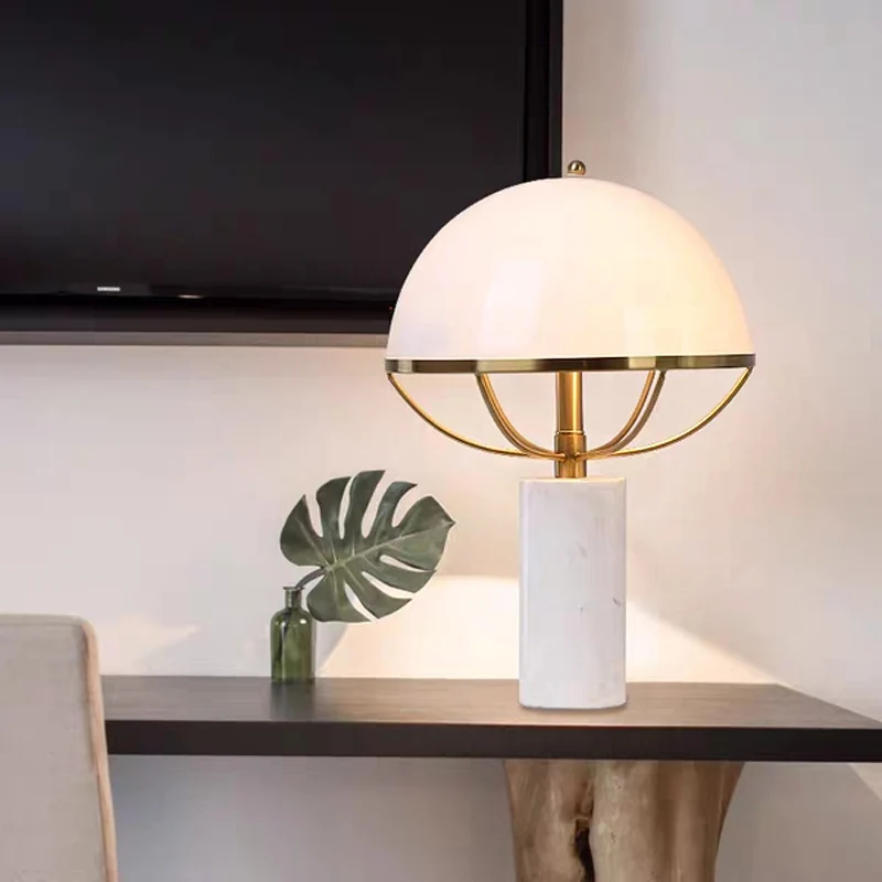 Melkglazen halve bol nachtlamp Designer 2-lichts wit en messing tafellamp met marmeren voetstuk Clearhalo