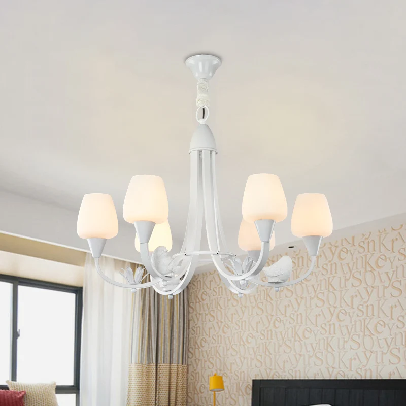 Melkglazen knopkroonluchter met vogeldeco 6 lichts moderne hanglamp wit voor woonkamer Clearhalo