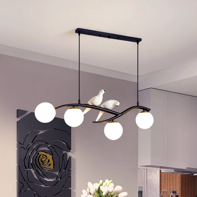 Melkwit/rookgrijs glazen bol kroonluchter licht minimaal 4 lampen ophanging hanglamp zwart/goud met vogeldeco Clearhalo