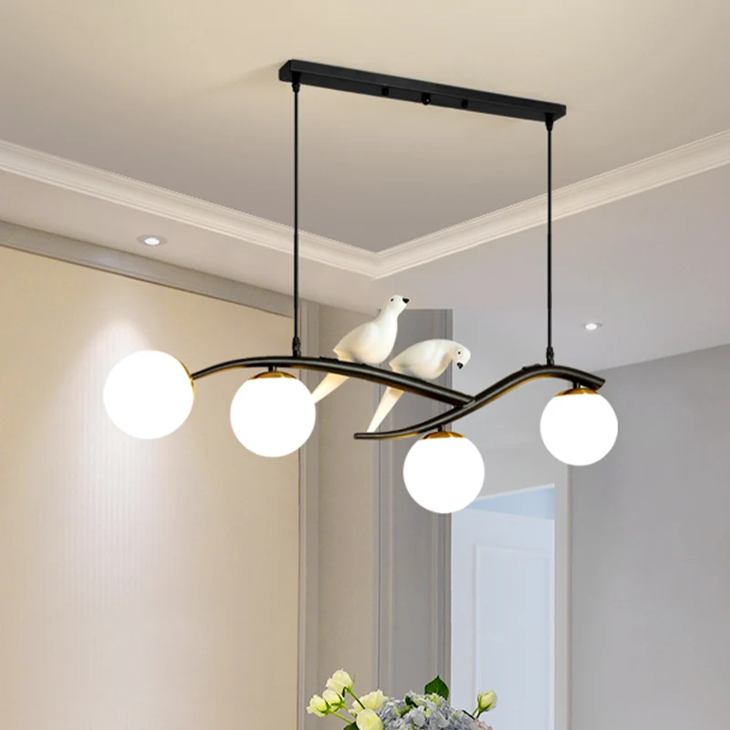 Melkwit/rookgrijs glazen bol kroonluchter licht minimaal 4 lampen ophanging hanglamp zwart/goud met vogeldeco Clearhalo