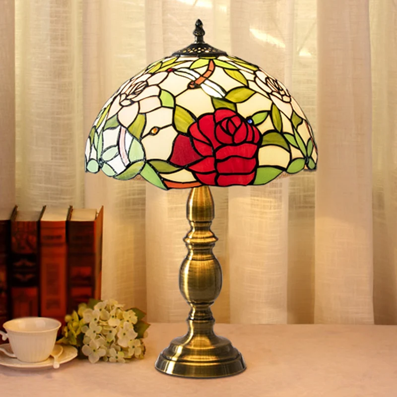 Messing 1-lichts nachtlamp, traditionele groene glazen koepel, taakverlichting met roos- en libellenpatroon Clearhalo