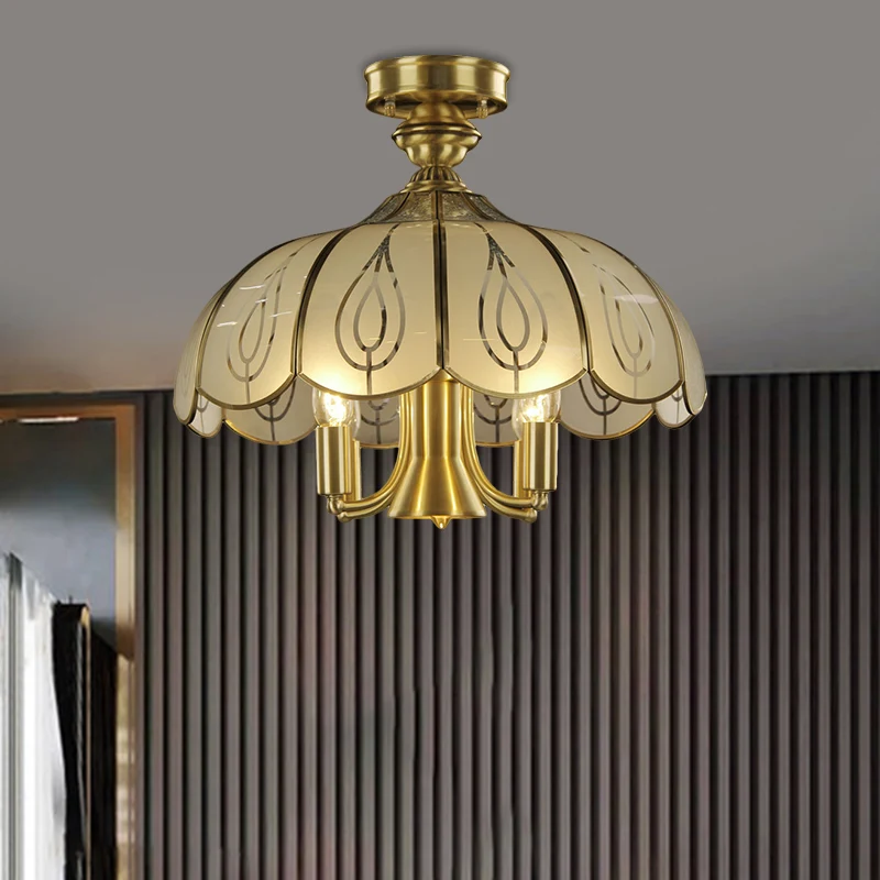 Messing 4-kops semi-inbouw landelijke stijl matglas geschulpte plafondmontage armatuur met bladpatroon Clearhalo