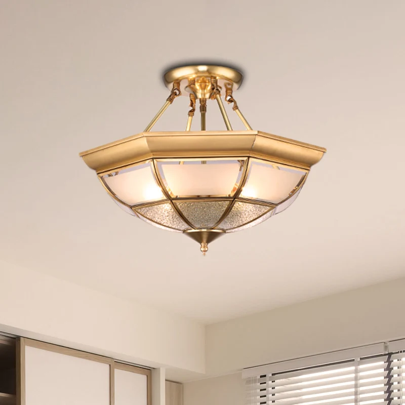 Messing 4-lichts semi-verzonken plafondlamp kolonialisme gebogen matglazen koepel plafondmontage kroonluchter voor woonkam...