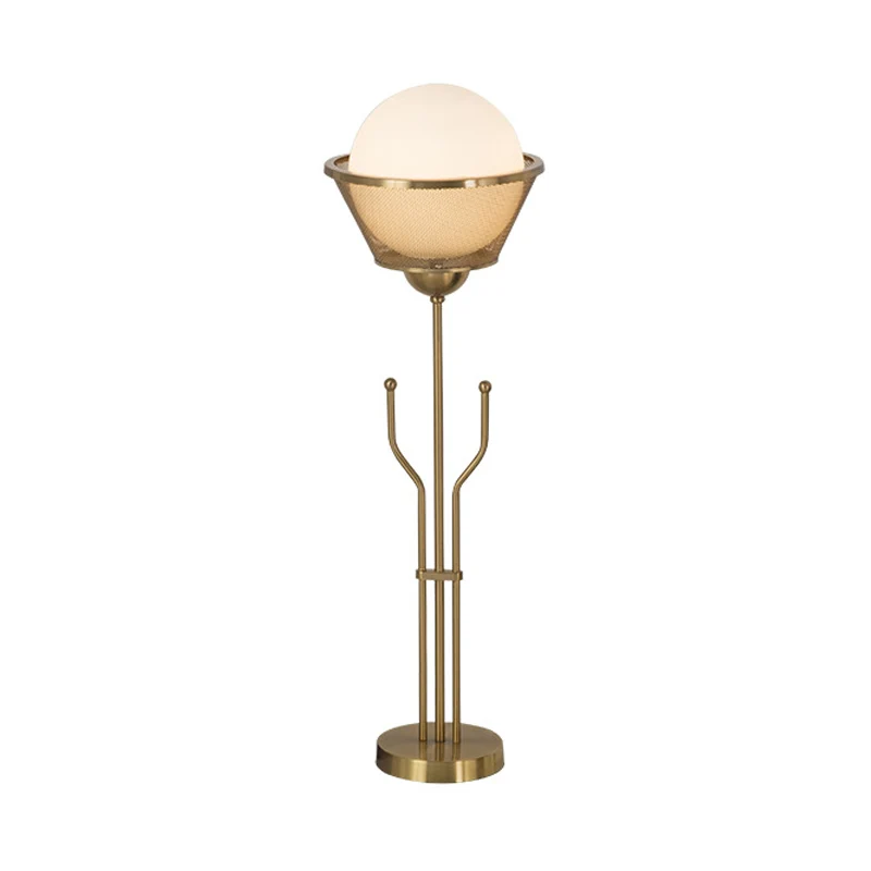 Messing afwerking Ball Table Lighting Post Modern 1-lamp metalen leesboeklamp met drietandbasis Clearhalo