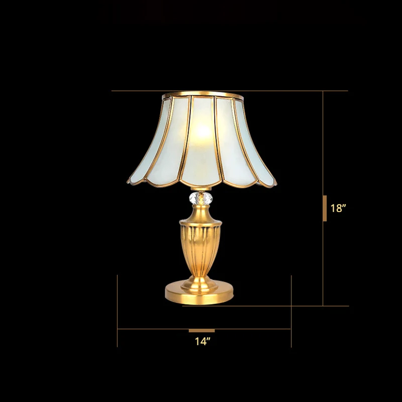 Messing Bell Shade Nachtkastje Lamp Vintage Afgeschuind Glas 1-Lamp Woonkamer Tafelverlichting Clearhalo