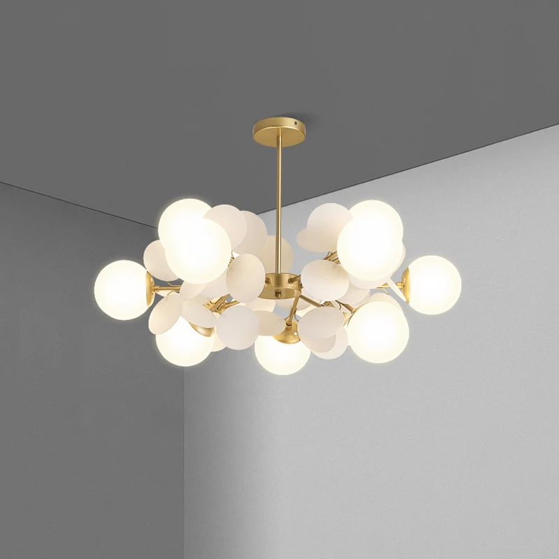 Messing bol kroonluchterlamp eigentijds melkachtig glazen hangende verlichtingsarmatuur met decoratie met meerdere cirkels...
