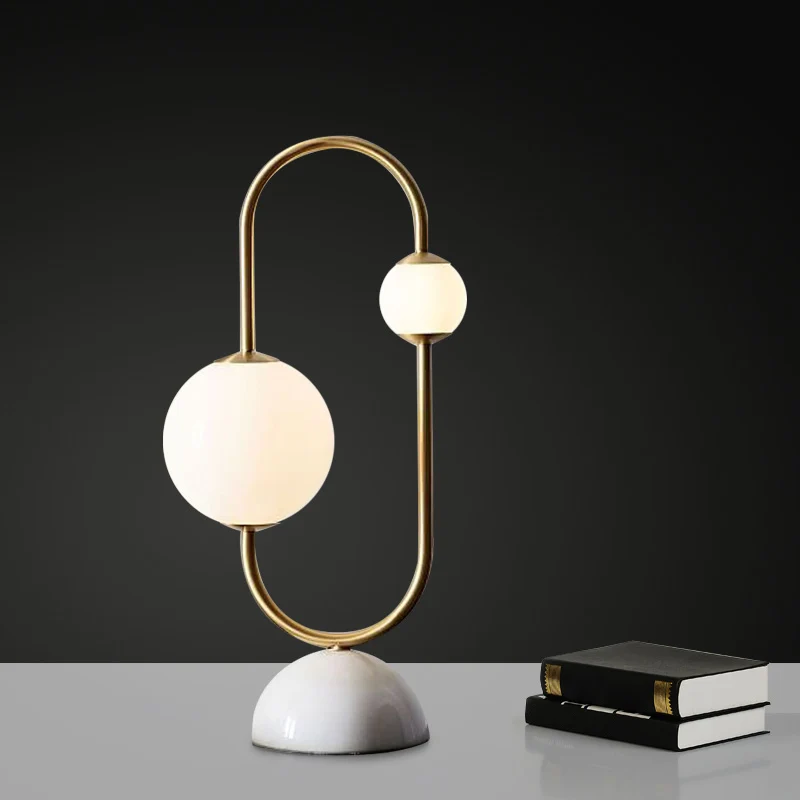 Messing Circuit Design Nachtlamp Postmodern 2 Lampen Wit Glazen Tafelverlichting met Marmeren Voet Clearhalo