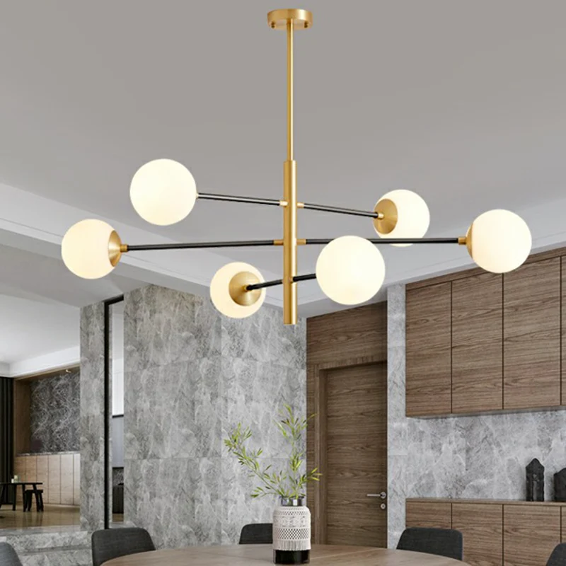 Messing gelaagde hangende hanglamp, postmoderne metalen kroonluchter met melkachtige glazen bol Clearhalo