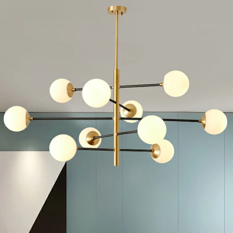 Messing gelaagde hangende hanglamp, postmoderne metalen kroonluchter met melkachtige glazen bol Clearhalo