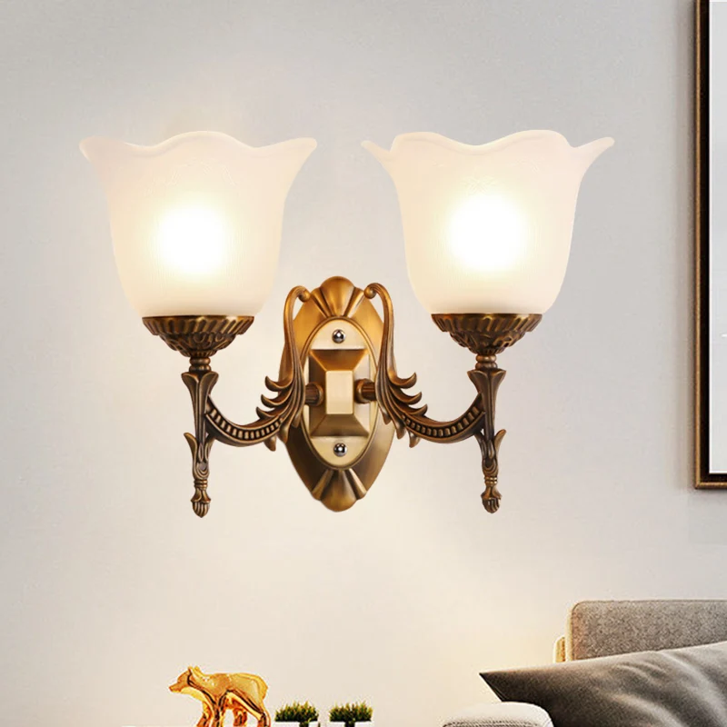 Messing geschulpte bel wandlamp armatuur rustiek matglas 1/2-licht woonkamer wandmontage verlichting Clearhalo