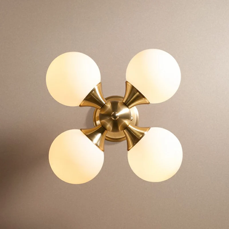 Messing Globe Inbouwverlichting Postmodern 4 Heads Opaalglas Semi Flush Light voor slaapkamer Clearhalo