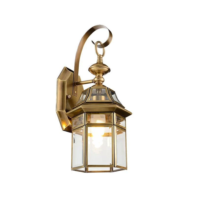 Messing Lantaarn Wandlamp Traditionalistisch Metaal 1 Licht Buiten Wandmontage Verlichting met Helder Glazen Paneel Clearhalo