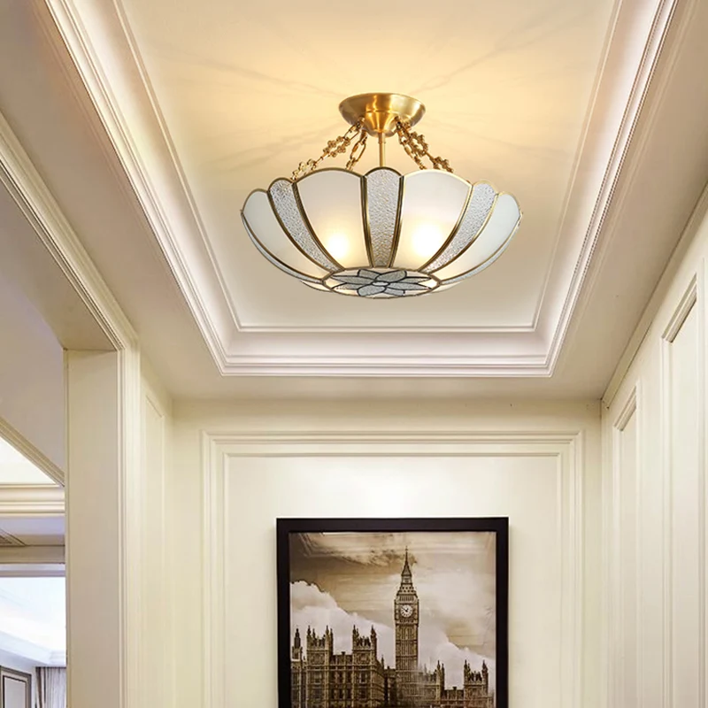 Messing mandvormige kroonluchter koloniale stijl getextureerd wit glas 4-lichts eetkamer hanglamp Clearhalo