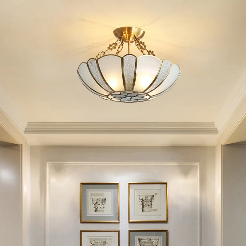 Messing mandvormige kroonluchter koloniale stijl getextureerd wit glas 4-lichts eetkamer hanglamp Clearhalo