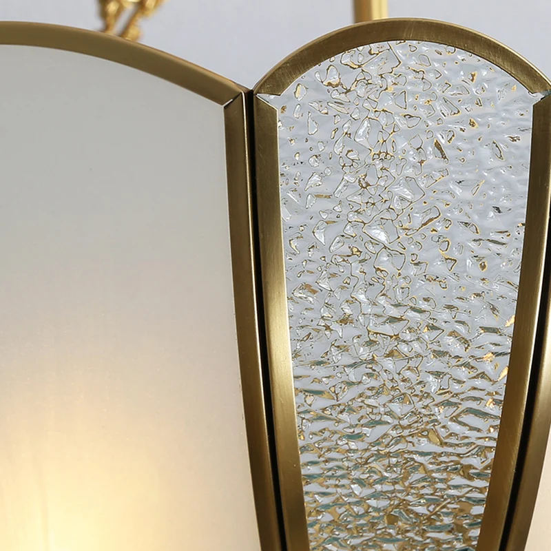 Messing mandvormige kroonluchter koloniale stijl getextureerd wit glas 4-lichts eetkamer hanglamp Clearhalo