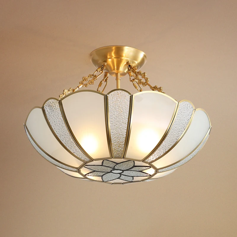 Messing mandvormige kroonluchter koloniale stijl getextureerd wit glas 4-lichts eetkamer hanglamp Clearhalo