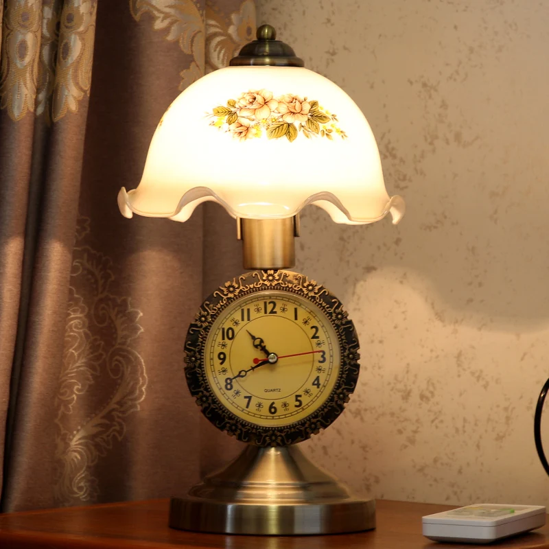 Messing nachttafellamp met 1 lamp, landelijke stijl, gefacetteerde glazen koepelvormige tafellamp voor slaapkamer Clearhalo