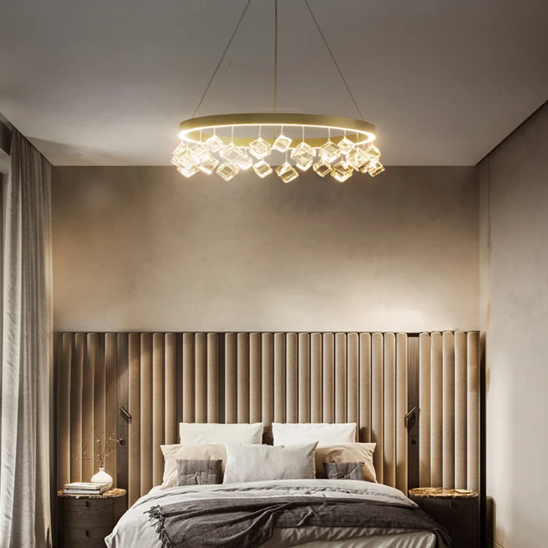 Metaalgouden hangende hanglamp Ring LED postmoderne plafondkroonluchter warm/wit licht met kubieke kristallen druppel Clea...