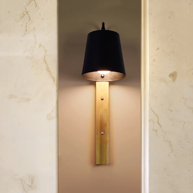 Metalen Bell-wandlamp Modern 1-kops zwart/wit schanslamp met rechthoekige houten achterplaat Clearhalo