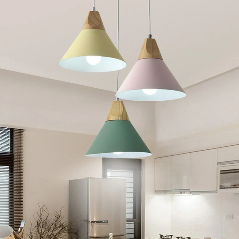 Metalen conische kap hanglamp Scandinavische stijl 3 lampen Houten multilichthanger Clearhalo