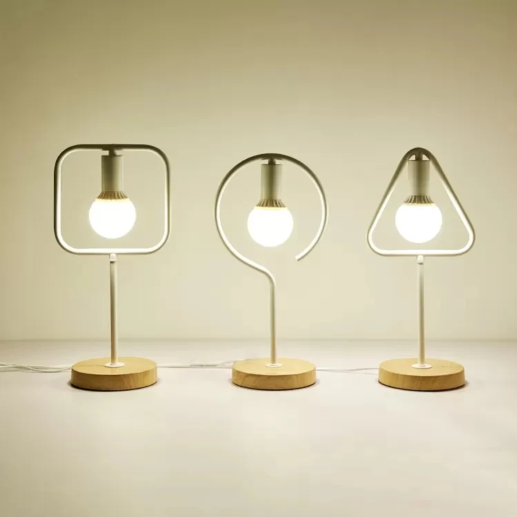 Metalen geometrische bureaulamp Eén lichte moderne, stijlvolle bureaulamp wit voor studeerkamer Clearhalo