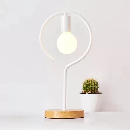 Metalen geometrische bureaulamp Eén lichte moderne, stijlvolle bureaulamp wit voor studeerkamer Clearhalo
