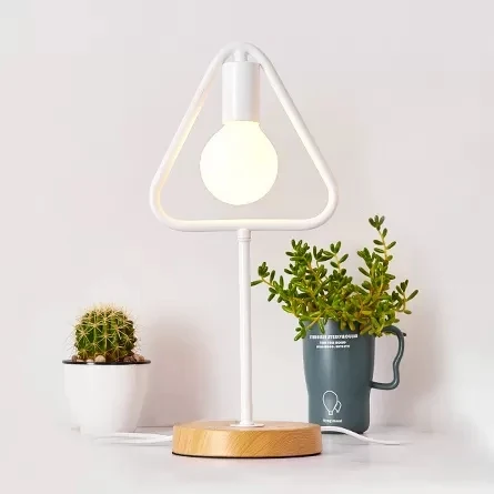 Metalen geometrische bureaulamp Eén lichte moderne, stijlvolle bureaulamp wit voor studeerkamer Clearhalo
