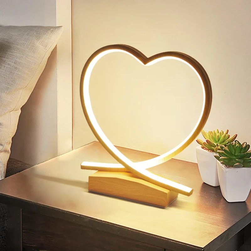 Metalen hart kleine bureaulamp modernistische LED-licht houten taakverlichting met acryl kap Clearhalo