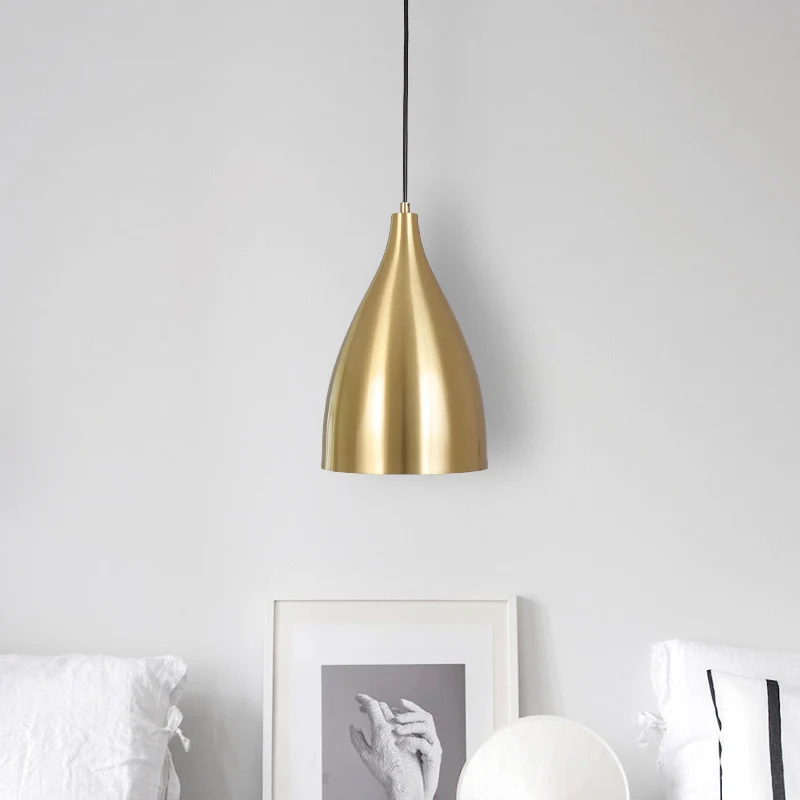 Metalen kogelvormige hanglamp, postmoderne enkele vergulde ophanghanger voor restaurant Clearhalo