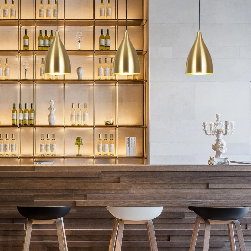 Metalen kogelvormige hanglamp, postmoderne enkele vergulde ophanghanger voor restaurant Clearhalo