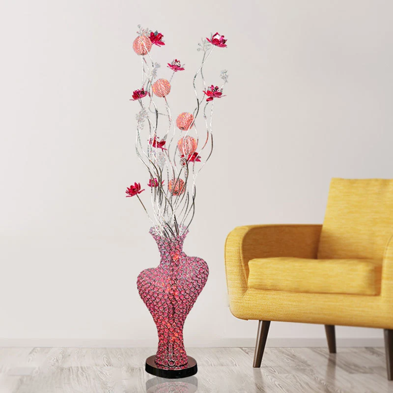 Metalen rode bloem staande lamp uitgesneden hartachtige decoratieve LED-vloerlamp met kristallen ingelegde details Clearhalo
