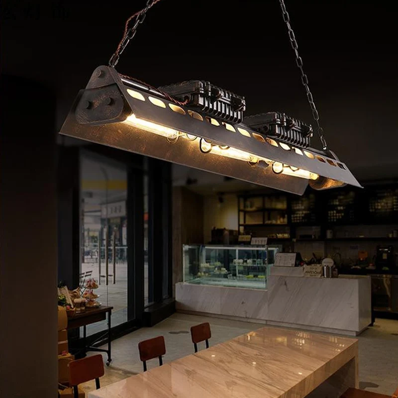 Metalen treinvormige kroonluchter 3 lampen Industrieel creatief hanglicht roest voor cottage Clearhalo
