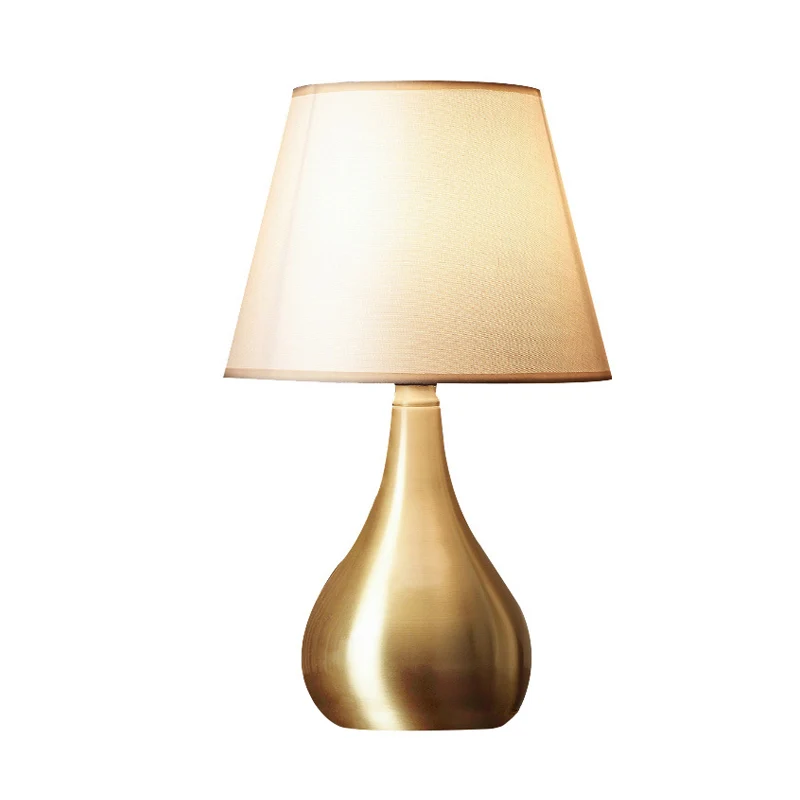 Metalen urnvormige tafellamp Simplicity 1-lichts nachtkastje met messing afwerking en ronde stoffen kap Clearhalo