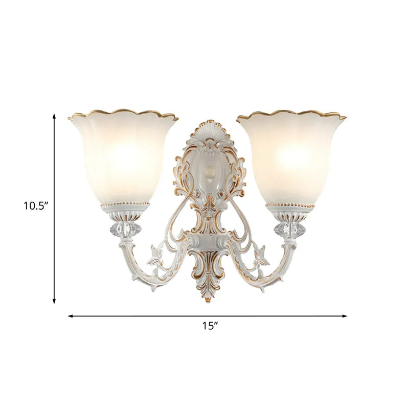 Metalen zwaaiarm schanslicht retro 2 lampen slaapkamer wandlamp met bloesem witte glazen kap Clearhalo