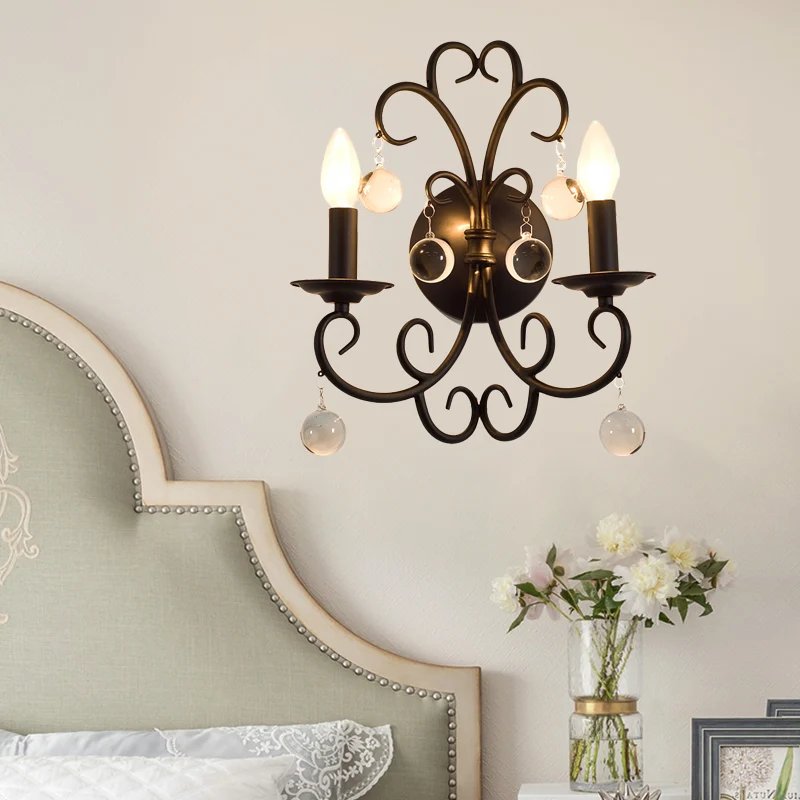 Metalen zwarte schanslamp Kaars 2-lichts rustieke wandgemonteerde verlichting voor eetkamer met heldere kristallen bol Cle...
