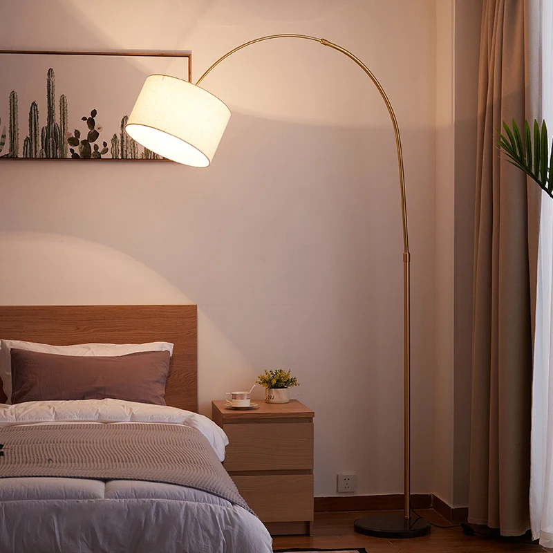 Metallic gebogen vloerverlichting Minimalisme 1 kops woonkamer staande vloerlamp met trommelstof kap goud Clearhalo