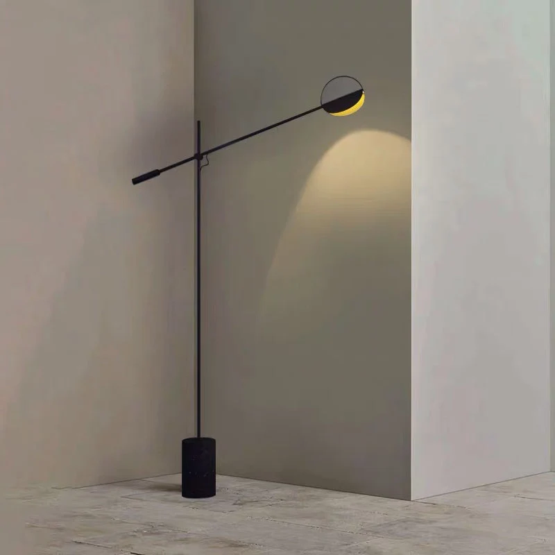 Metallic Hoop Stand Up Lamp Modernistische Enkele Zwart/Gouden Afwerking Staande Licht met Balansarm Clearhalo
