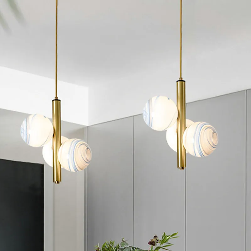 Minimalisme 3-kops kroonluchter licht messing Global LED hanglamp met matglazen kap Clearhalo
