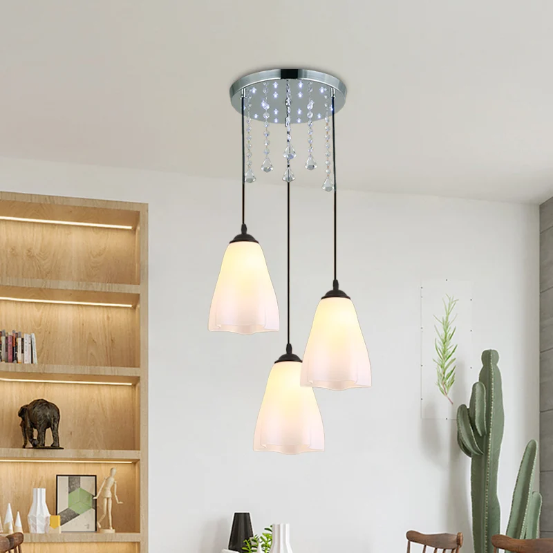 Minimalistische 3-lichts zwarte multi-lichthanger met bloemenaccent van wit glas en neerwaartse verlichting Clearhalo